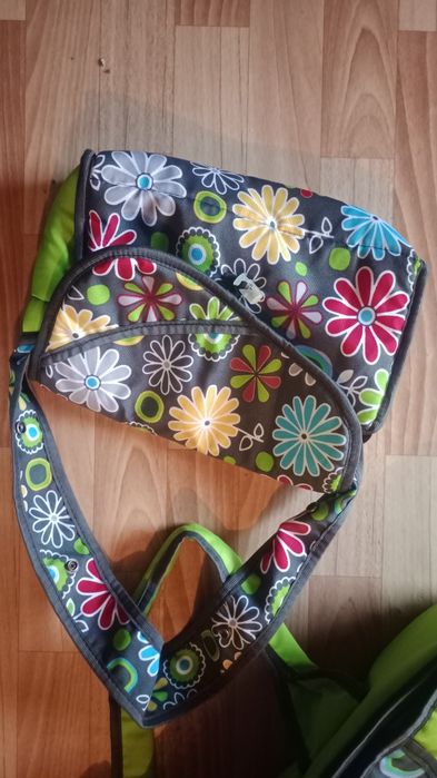 Продам коляску новую срочно.