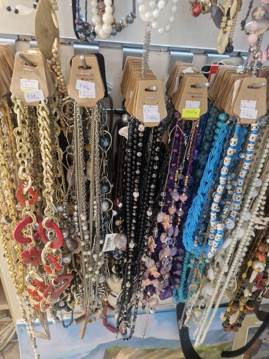 Естествени перли и други бижута