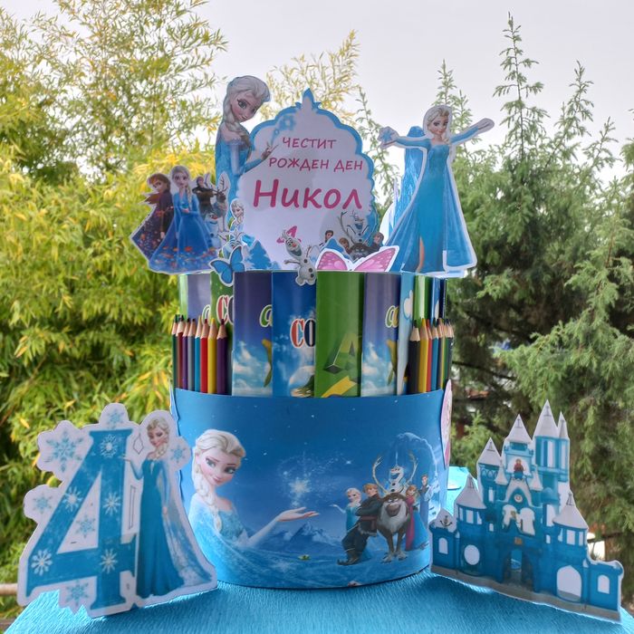 Торта от книжки и моливи, подходящи за празнуване на рожден ден