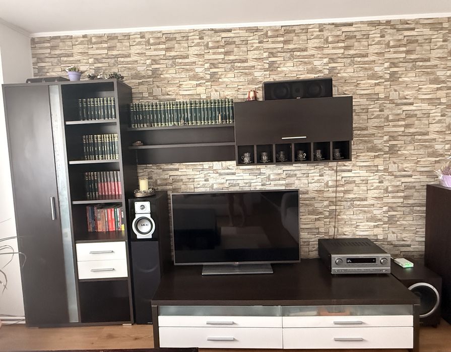 Vand mobila  living din lemn masiv/ mobexpert