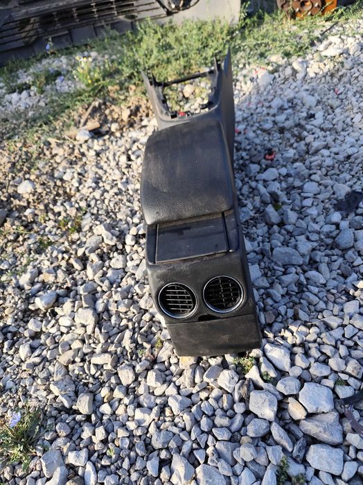 Подлакътник Пежо 308