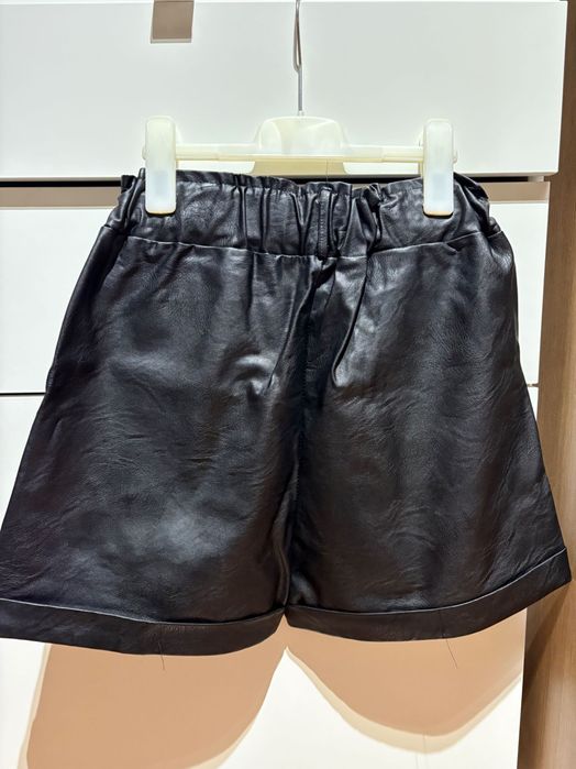 Дамски кожени къси панталони – размер L