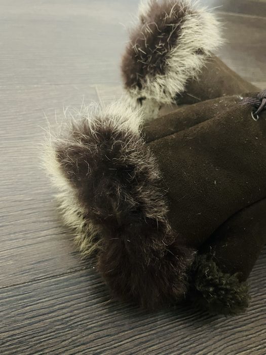 Manusi din piele intoarsa si blana naturala Studio ID Mittens.