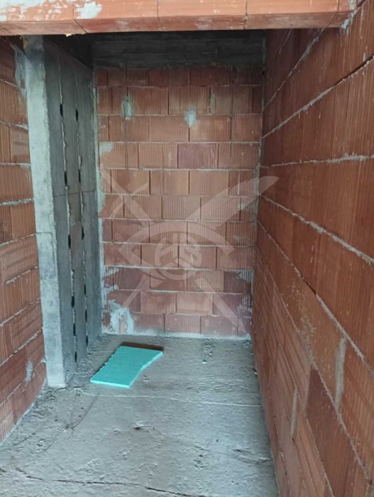 Продава се Къща в Асеновград - 402 кв.м за 548 €/кв.м - Снимка #3