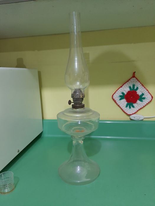 Vînd lampă pe gaz in stare de funcționare