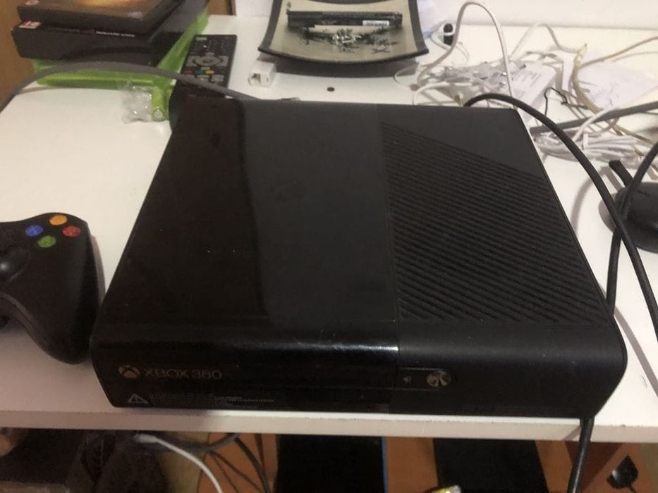 Vând Xbox 360 urgent