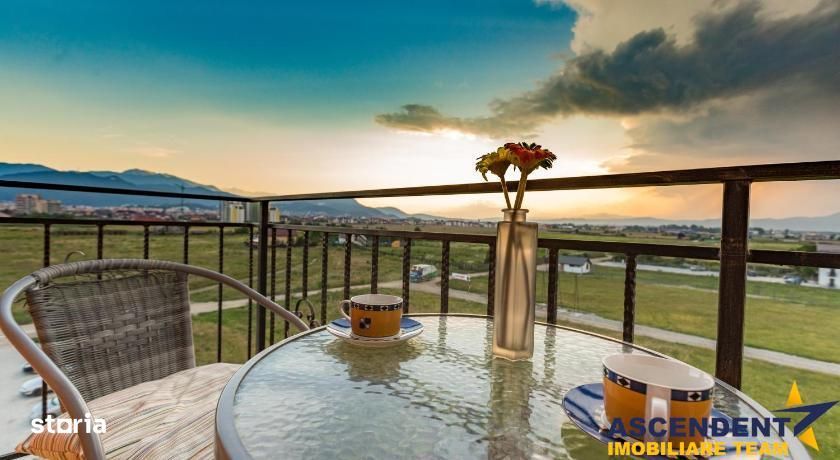 Teren intravilan 10.000 mp, front stradal dublu, zona Coresi – Tractor