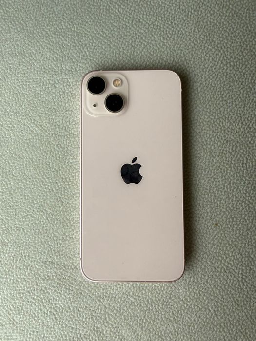 iPhone 13 розов. Изключително запазен.