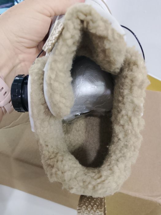 Продам ботинки детские.