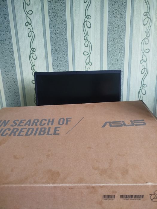 Asus Laptop  sotiladi