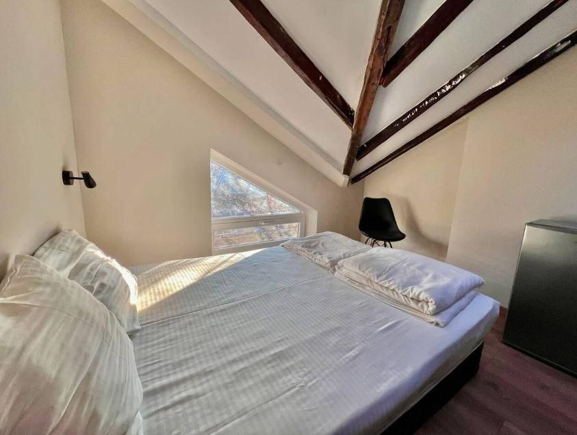 Дава се под наем Едностаен апартамент в Варна, Център - 30 кв.м за 409 € - Снимка #1