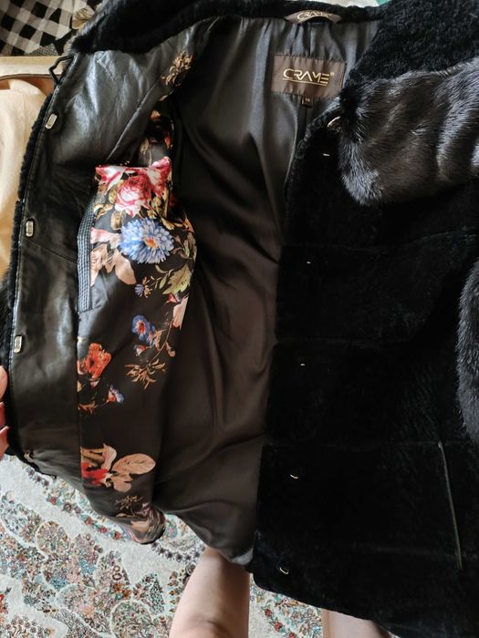 Продам шубу женскую