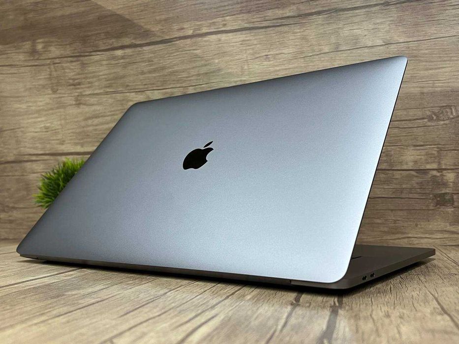 б/у MacBook Pro 15” i7/ 16Gb/ 512Gb / 2018г.