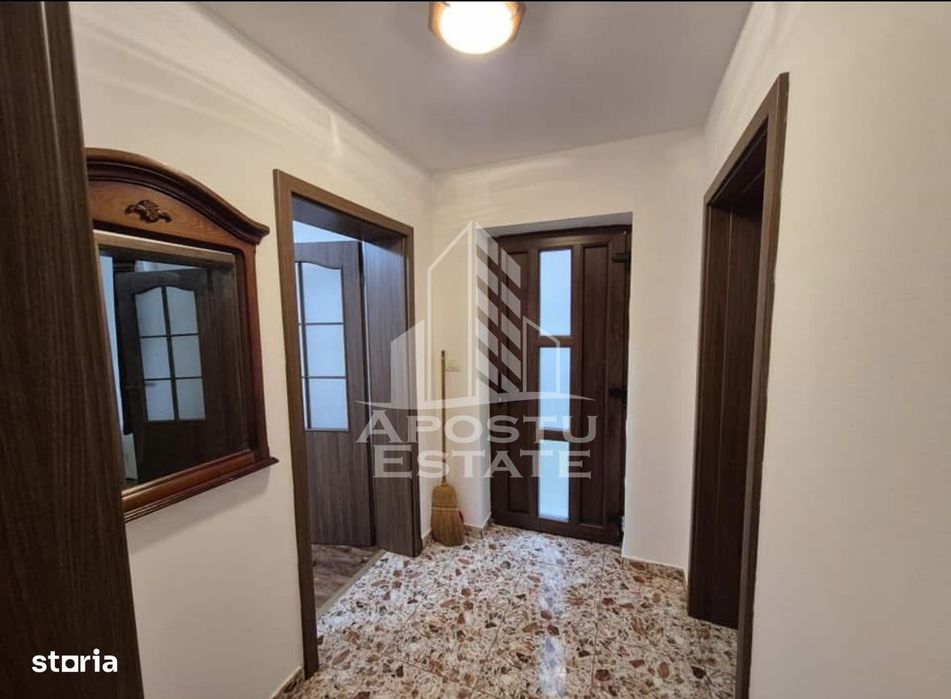 Apartament cu 2 camere de vanzare,curte comuna,boxa de 50mp,Timisoara