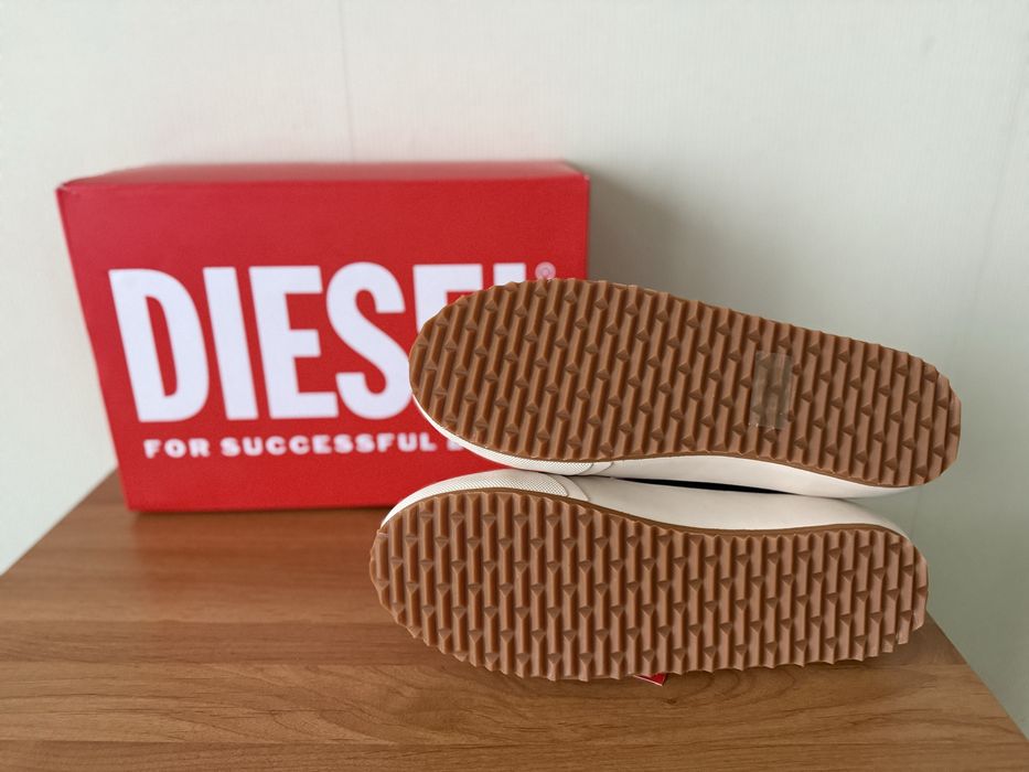 НОВИ- Diesel,ест.велур!Прекрасен модел!