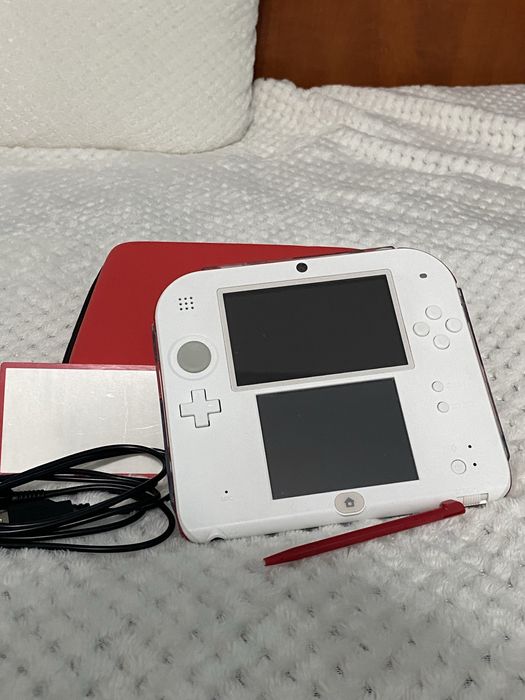 Nintendo 2DS Scarlet Red Modat