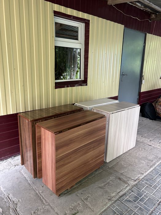 В продаже стол книжка