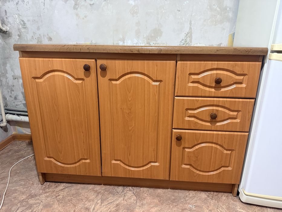 Продам кухонный шкаф.