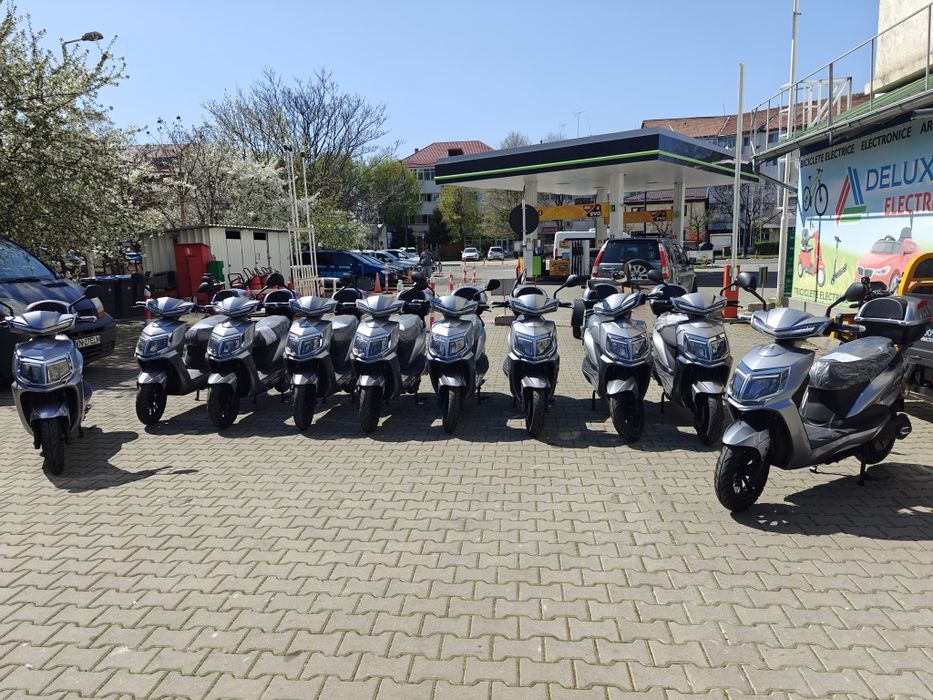 Scuter Electric Fara Permis cu Autonomie 130km, Garantie 24 luni, 72V- 32 Amperi