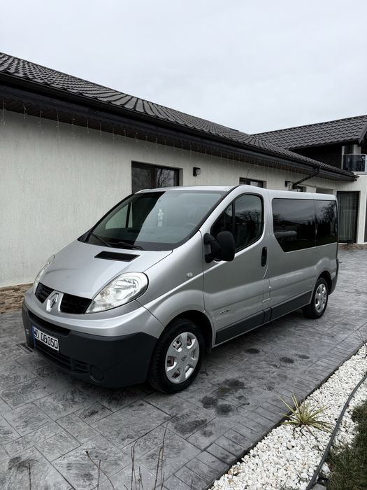 Vand Renault Trafic 8+1