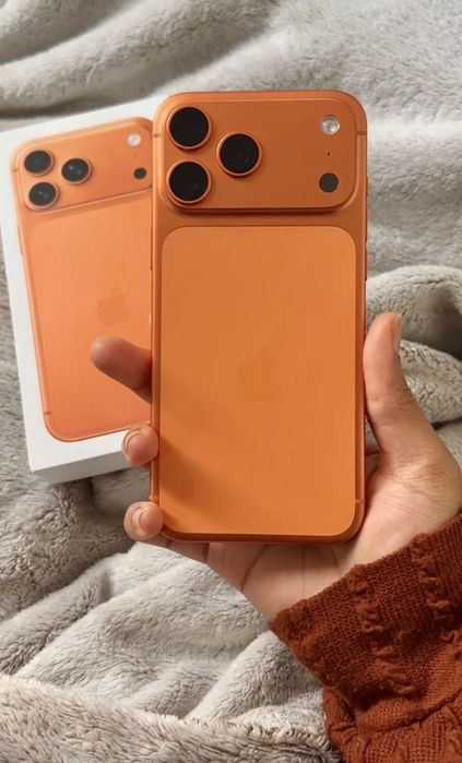 Iphone 17 pro max cosmic orange
