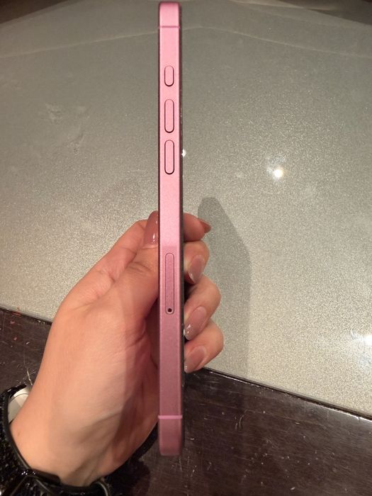 Iphone 16 plus, pink , 128 gb КАТО НОВ