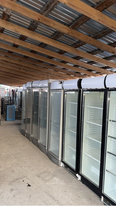 Витринный холодильник