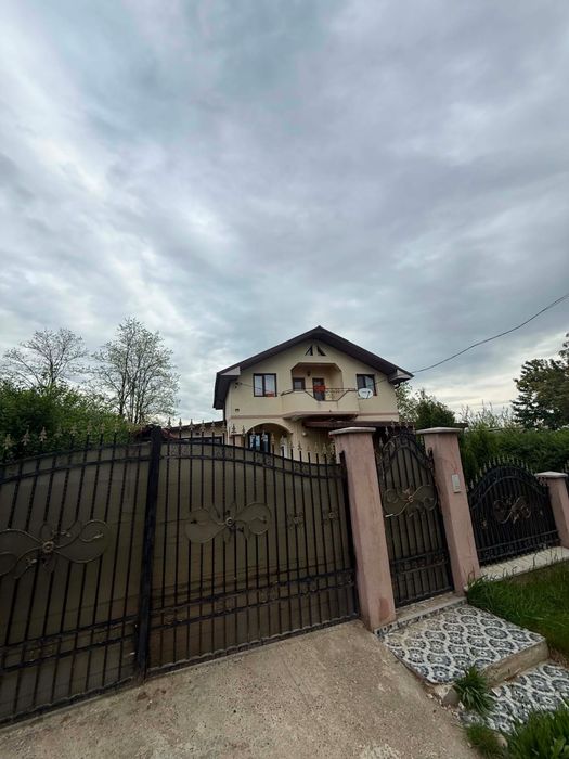 Vând casă  Cerchejeni