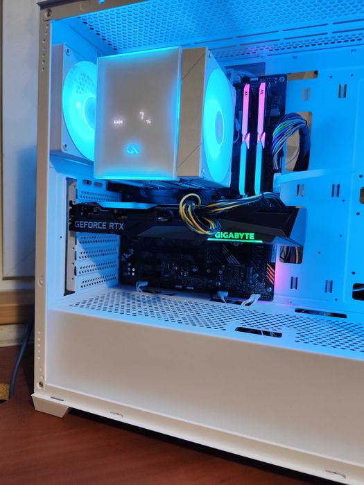 Асемблиране на нови компютри, отстаняване на проблеми, преинсталация.