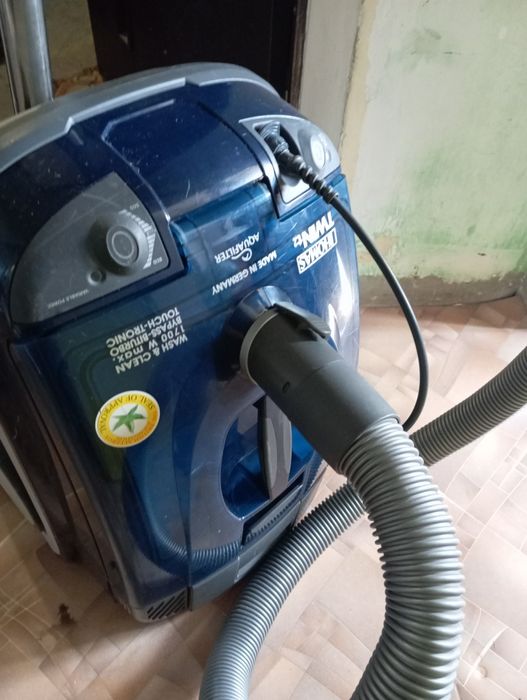 Пылесос почти новый