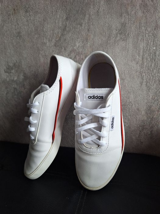 Pantofi sport Adidas mărime 38 ²/³