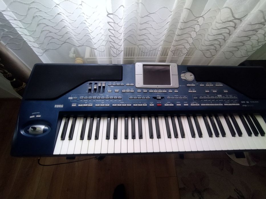 Yamaha PSR 3000 Korg Pa 700 Pa 800