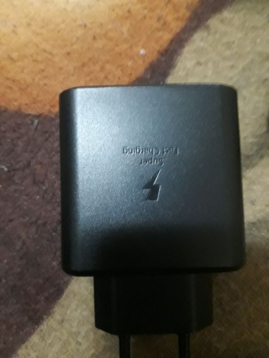 Продавам Samsung A30S