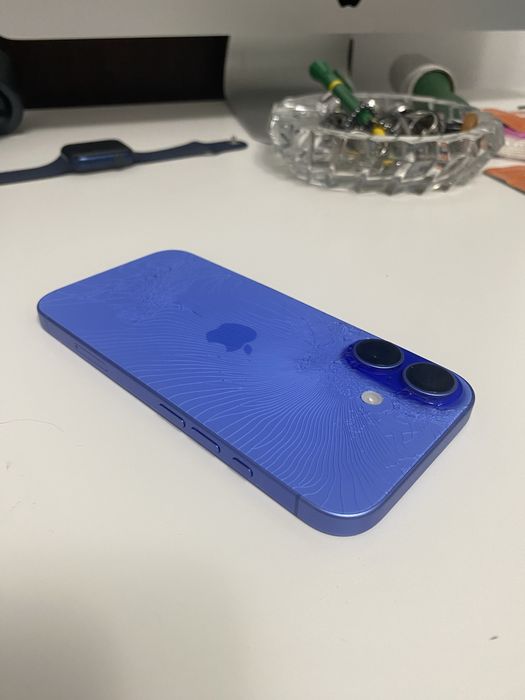 Iphone 16 128gb.