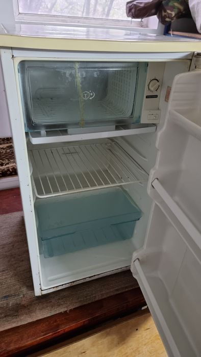 Мини холодильник 1м.