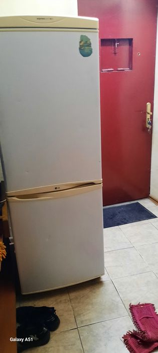 Продам холодильник
