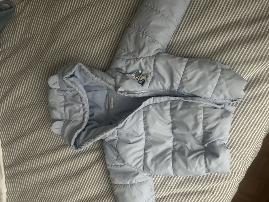 Детско яке Benetton,размер 1-2г, много малко е позлвано