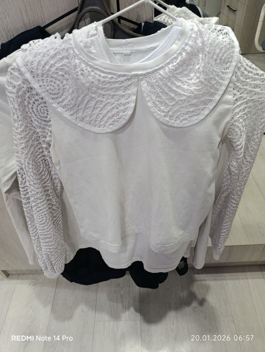 Продам школьные блузки для девочки