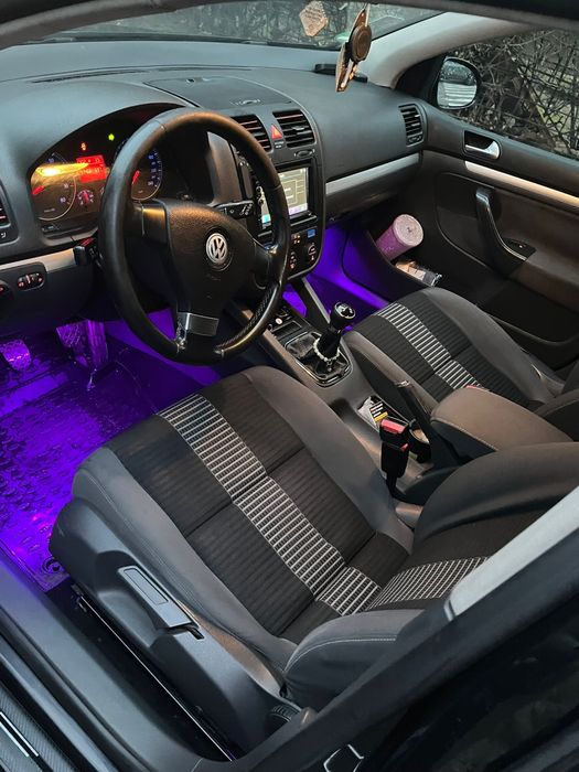 Volkswagen Golf benzină, 2.048 € — imagine 2