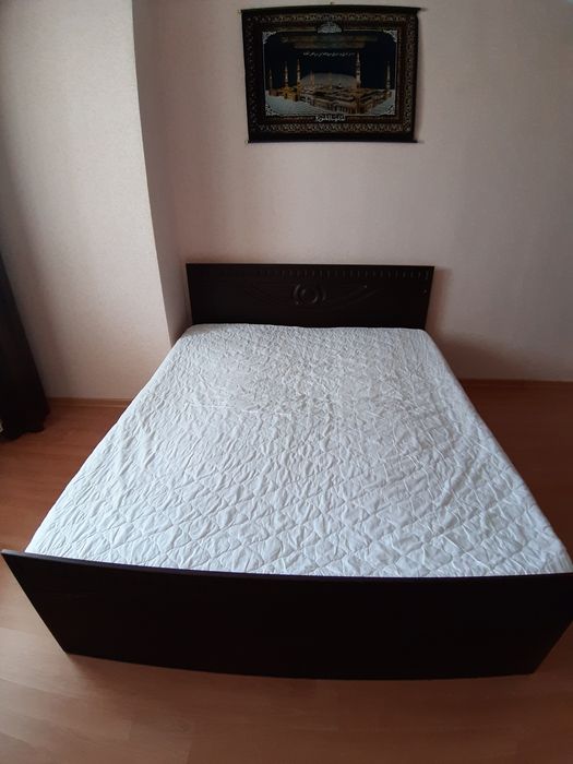 Срочно продам двухспальную кровать