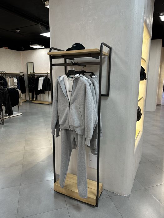 Оборудование для магазина одежды