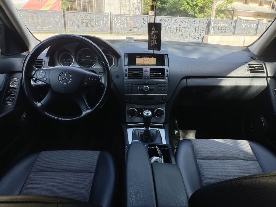 Mercedes-Benz c220