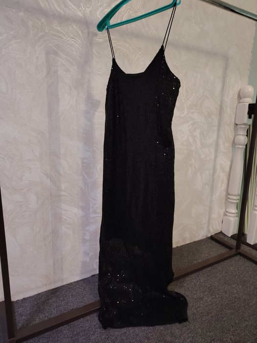 нарядное чёрное платье