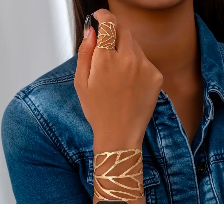 Блестящо колие циркони