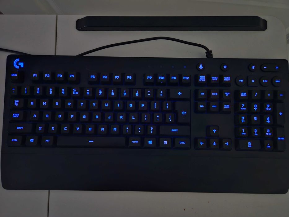 Pachet 2 Tastaturi Gaming RGB Logitech G213 Prodigy plus Redragon S101