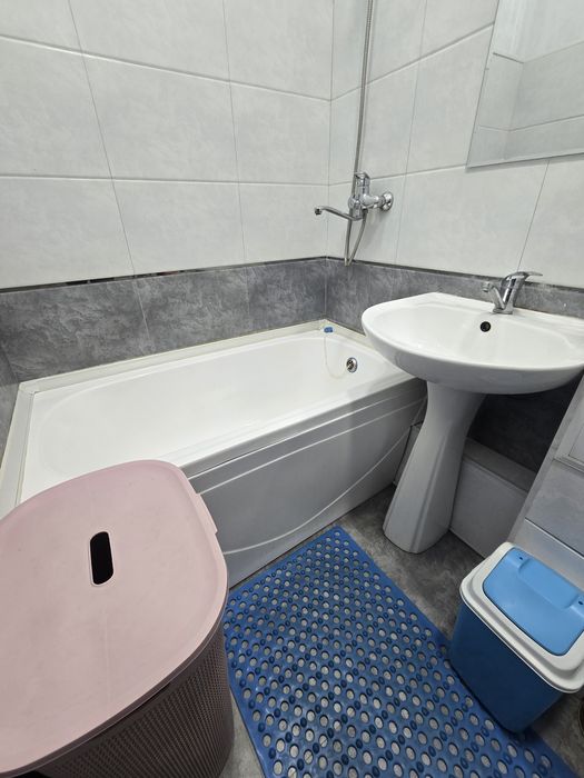 Шахар марказидан 2 хонали 65 кв.лик янги ремонтдан чиккан уй