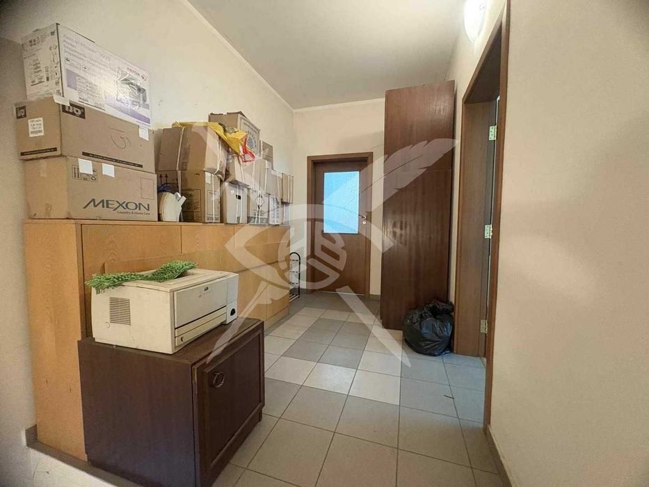 Дава се под наем Промишлена сграда в София, Военна рампа - 500 кв.м за 2500 € - Снимка #4