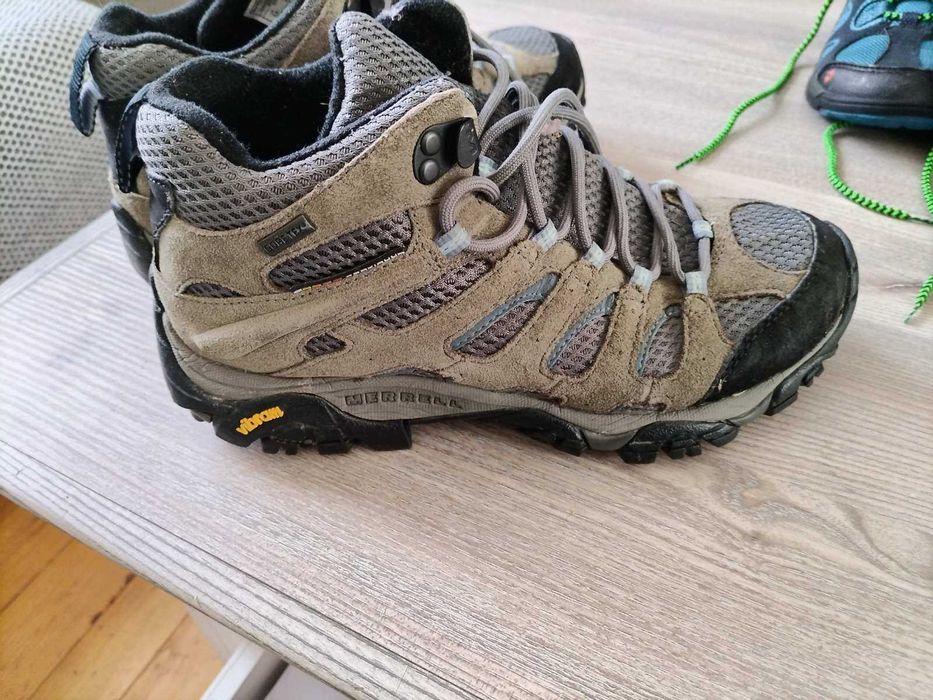 Дамски туристически обувки Merrell, 38 номер
