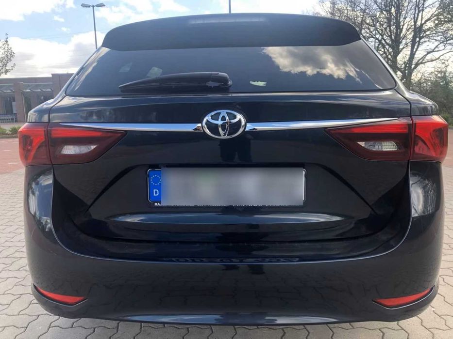 Toyota Avensis 2015година. 2.0 D-4D 143к.с.