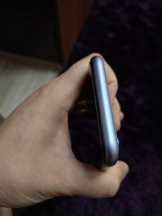 Продам айфон 11 128гб